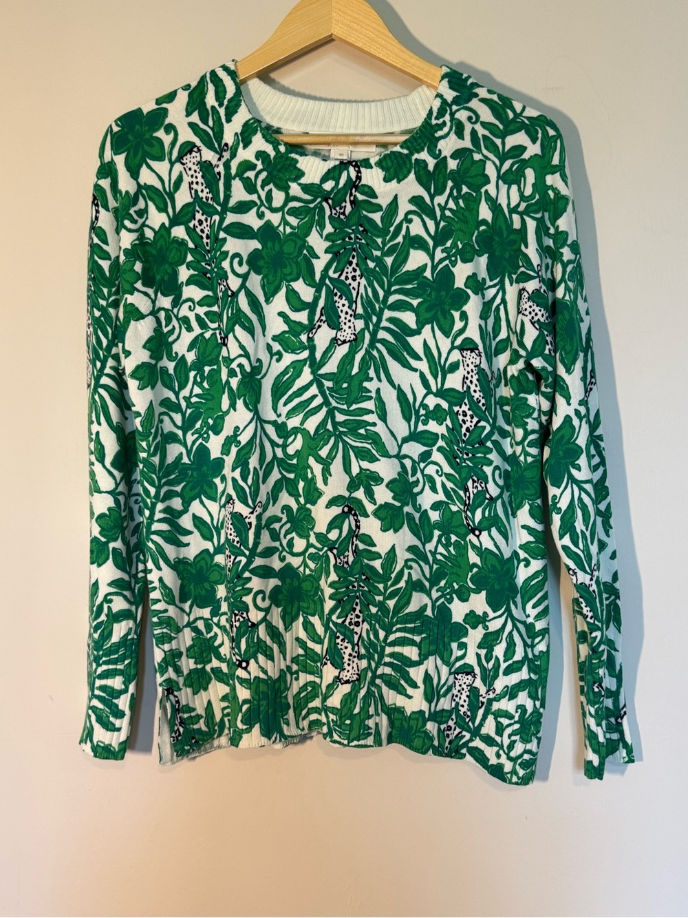 NEW Lilly Pulitzer Salima Sweater – Lil Escape Plan Print 🌿🐆 NWT - Picture 4 of 9
